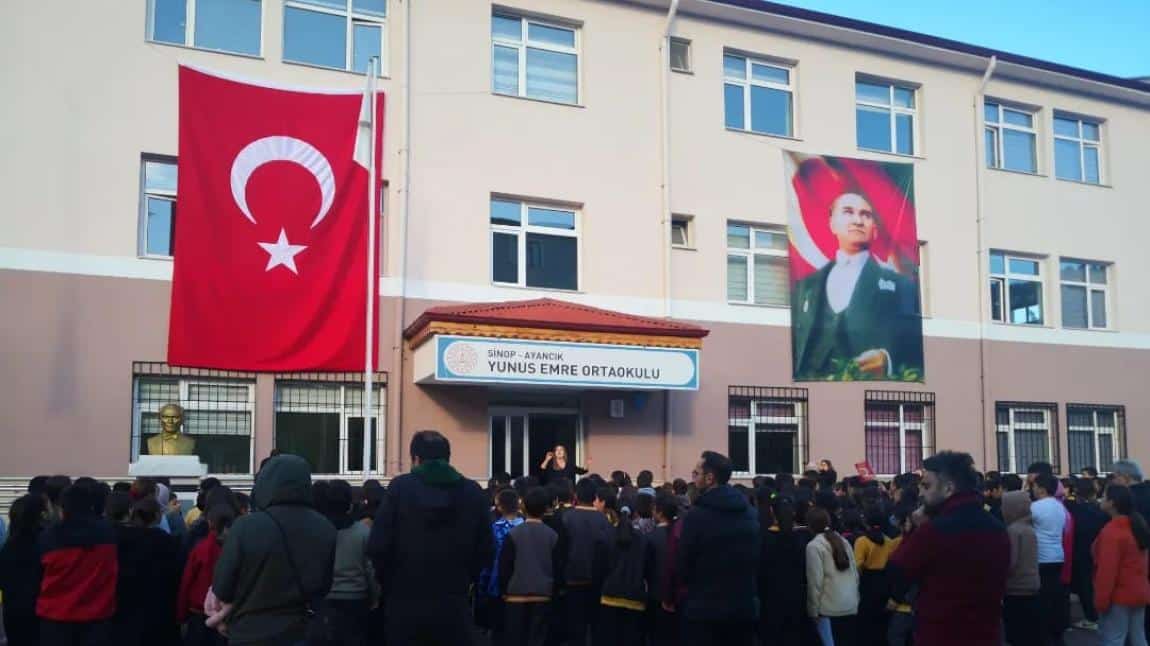 Ulu Önder Gazi Mustafa Kemal Atatürk’ümüzün Ebedi Aleme İntikal Edişinin 85. Yıl Dönümü Anma Programını Öğretmen ve Öğrencilerimizin Katılımı ile Gerçekleştirdik